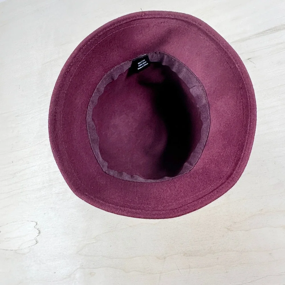 Lot 2 Wool Hats Women's Red Maroon Soprattutto Winter, Dress Rhinestones‎ Italy